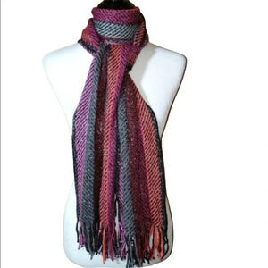 Mix it grey/red/pink with silver metallic‎